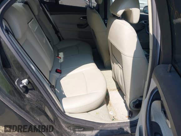 ✅ 2003 Saab 9-3 Linear • VIN: YS3FB49S631050280 • Lot: 42462623. Wystawiony na IAAI z przebiegiem 107 154 mil. Bezpłatny archiwum sprzedaży aukcyjnych z USA i szczegółowy raport historii pojazdu na DreamBid. Zdjęcie 8.