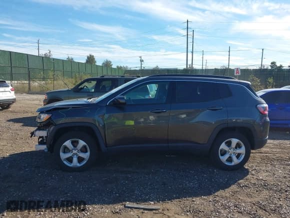 ✅ 2021 Jeep Compass Latitude • VIN: 3C4NJDBB1MT537509 • Lot: 43492361. Listed on IAAI with 42,384 mi. Free auction sales archive from the USA and detailed vehicle history report at DreamBid. Image 14.