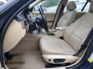 ✅ 2008 BMW 3 Series 328i • VIN: WBAVA33598KX84400 • Лот: 90666465. Опубликован ранее на Copart с пробегом Не указан. Бесплатный доступ к архиву аукционных продаж из США и подробный отчёт об истории автомобиля на DreamBid. Изображение 7.