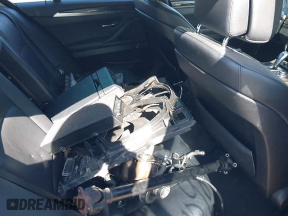 ✅ 2012 BMW 5 Series 535i xDrive • VIN: WBAFU7C52CDU64397 • Lot: 43369769. Listed on IAAI with Not provided. Free auction sales archive from the USA and detailed vehicle history report at DreamBid. Image 8.