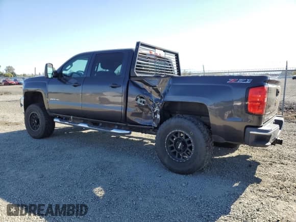 ✅ 2015 Chevrolet Silverado 2500HD LT • VIN: 1GC1KVE86FF145124 • Лот: 69462005. Опубликован ранее на Copart с пробегом 142 262 миль. Бесплатный доступ к архиву аукционных продаж из США и подробный отчёт об истории автомобиля на DreamBid. Изображение 2.