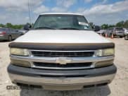 ✅ 2006 Chevrolet Suburban LS • VIN: 3GNEC16Z56G199292 • Лот: 56905005. Опубликован ранее на Copart с пробегом 198 220 миль. Бесплатный доступ к архиву аукционных продаж из США и подробный отчёт об истории автомобиля на DreamBid. Изображение 5.