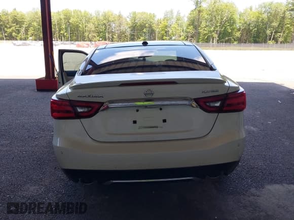 ✅ 2017 Nissan Maxima S • VIN: 1N4AA6APXHC371103 • Lot: 42586955. Listed on IAAI with 132,000 mi. Free auction sales archive from the USA and detailed vehicle history report at DreamBid. Image 17.