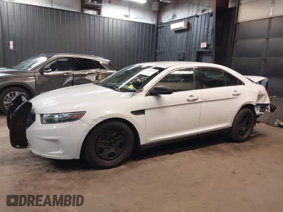 ✅ 2016 Ford Police Interceptor • VIN: 1FAHP2MK0GG127120 • Lot: 42539479. Listed on IAAI with 194,588 mi. Free auction sales archive from the USA and detailed vehicle history report at DreamBid. Image 14.