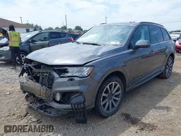 ✅ 2023 Audi Q7 Premium Plus • VIN: WA1LCBF73PD013648 • Lot: 42722599. Wystawiony na IAAI z przebiegiem 33 342 mil. Bezpłatny archiwum sprzedaży aukcyjnych z USA i szczegółowy raport historii pojazdu na DreamBid. Zdjęcie 17.