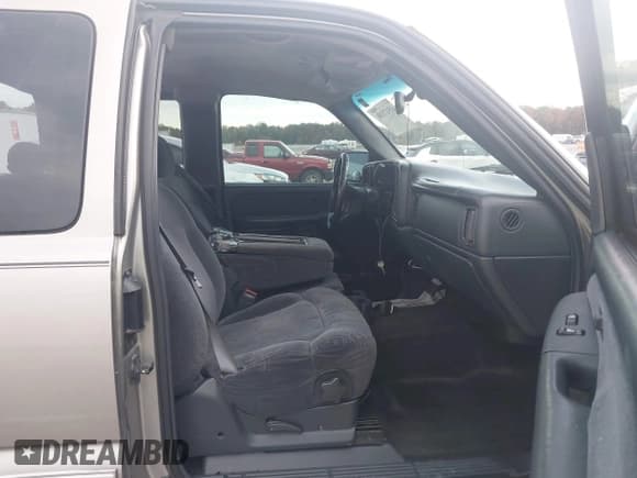 ✅ 2001 Chevrolet Silverado 1500 LS • VIN: 2GCEC19V111103239 • Lot: 43517310. Listed on IAAI with 177,501 mi. Free auction sales archive from the USA and detailed vehicle history report at DreamBid. Image 5.