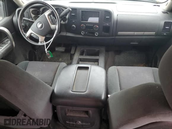 ✅ 2007 Chevrolet Silverado 2500HD 2LT • VIN: 1GCHK23647F512389 • Lot: 86171205. Wystawiony na Copart z przebiegiem 139 557 mil. Bezpłatny archiwum sprzedaży aukcyjnych z USA i szczegółowy raport historii pojazdu na DreamBid. Zdjęcie 8.