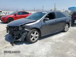 2013 Toyota Camry L with VIN 4T1BF1FK4DU235680, listed as a Copart auction lot 68493915 with 176,154 mi miles and Salvage title. Bid and sale history available at DreamBid. Image 1.