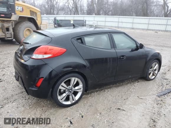 ✅ 2013 Hyundai Veloster w/Gray Int • VIN: KMHTC6ADXDU178792 • Lot: 84631944. Wystawiony na Copart z przebiegiem 139 176 mil. Bezpłatny archiwum sprzedaży aukcyjnych z USA i szczegółowy raport historii pojazdu na DreamBid. Zdjęcie 3.