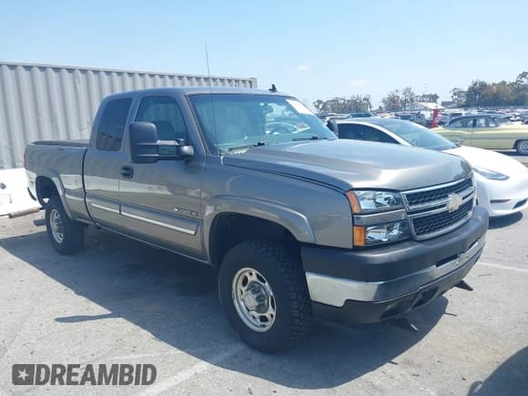 ✅ 2006 Chevrolet Silverado 2500HD LT2 • VIN: 1GCHK29U16E159510 • Лот: 42169394. Опубликован ранее на IAAI с пробегом 117 504 миль. Бесплатный доступ к архиву аукционных продаж из США и подробный отчёт об истории автомобиля на DreamBid. Изображение 1.