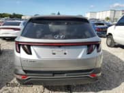 ✅ 2022 Hyundai Tucson SEL • VIN: 5NMJB3AE1NH058863 • Lot: 74676964. Wystawiony na Copart z przebiegiem 27 647 mil. Bezpłatny archiwum sprzedaży aukcyjnych z USA i szczegółowy raport historii pojazdu na DreamBid. Zdjęcie 6.