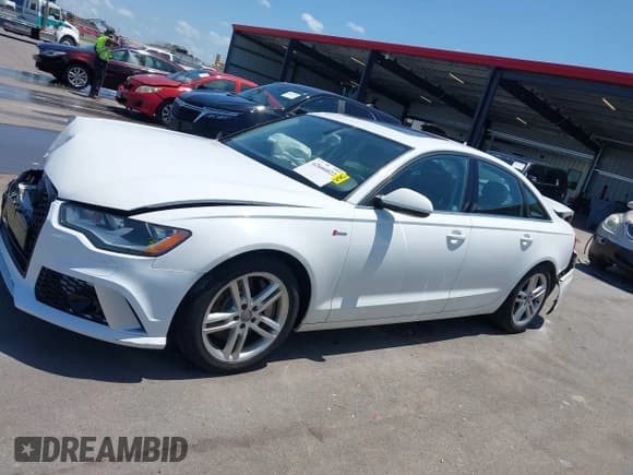 ✅ 2012 Audi A6 Premium • VIN: WAUFGAFC4CN142806 • Lot: 42666022. Wystawiony na IAAI z przebiegiem 83 353 mil. Bezpłatny archiwum sprzedaży aukcyjnych z USA i szczegółowy raport historii pojazdu na DreamBid. Zdjęcie 14.