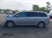 ✅ 2011 Toyota Sienna XLE • VIN: 5TDDK3DC1BS004057 • Lot: 43216560. Wystawiony na IAAI z przebiegiem 271 399 mil. Bezpłatny archiwum sprzedaży aukcyjnych z USA i szczegółowy raport historii pojazdu na DreamBid. Zdjęcie 14.