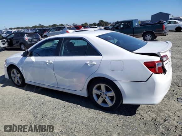 2014 Toyota Camry L with VIN 4T1BF1FK2EU840671, listed as a Copart auction lot 86672075 with 112,069 mi miles and Salvage title. Bid and sale history available at DreamBid. Image 2.