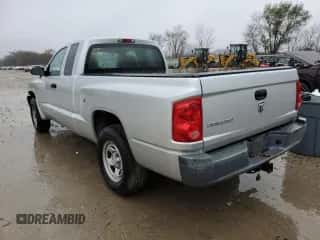 2006 Dodge Dakota ST z VIN 1D7HE22K96S532249, wystawiony jako Copart lot #81780264 z przebiegiem 98 869 mil mil oraz Szkoda całkowita • Salvage title. Historia ofert i sprzedaży dostępna na DreamBid. Obrazek 2.
