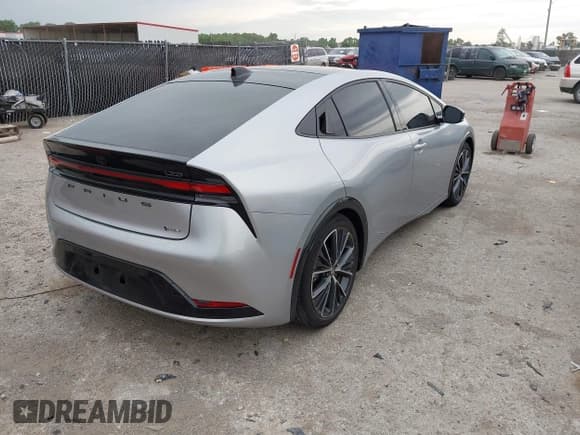 ✅ 2024 Toyota Prius LE • VIN: JTDACAAU0R3020473 • Lot: 42170556. Wystawiony na IAAI z przebiegiem 26 190 mil. Bezpłatny archiwum sprzedaży aukcyjnych z USA i szczegółowy raport historii pojazdu na DreamBid. Zdjęcie 4.