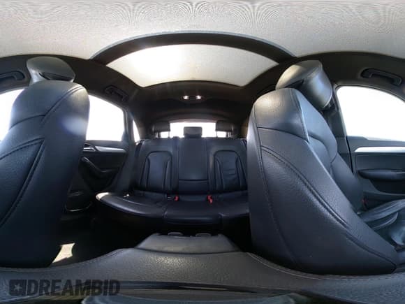 ✅ 2016 Audi Q3 Prestige • VIN: WA1GFCFSXGR006640 • Lot: 42723191. Wystawiony na IAAI z przebiegiem 167 714 mil. Bezpłatny archiwum sprzedaży aukcyjnych z USA i szczegółowy raport historii pojazdu na DreamBid. Zdjęcie 18.