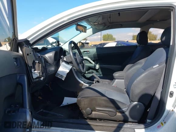 ✅ 2010 Scion tC • VIN: JTKDE3B74A0317272 • Lot: 43725777. Wystawiony na IAAI z przebiegiem 171 952 mil. Bezpłatny archiwum sprzedaży aukcyjnych z USA i szczegółowy raport historii pojazdu na DreamBid. Zdjęcie 5.