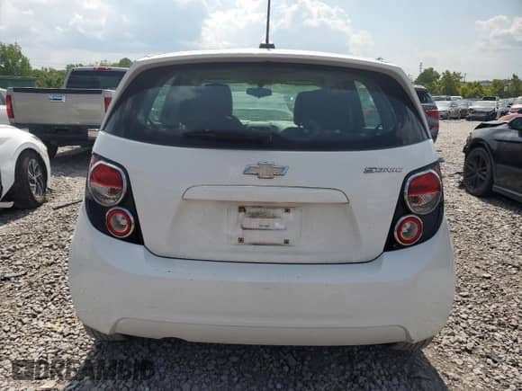 2016 Chevrolet Sonic LS с VIN 1G1JA6SH0G4164321, выставлен на аукционе Copart как лот 66323844 с пробегом 113 098 миль миль и Списание • Salvage title. История ставок и продаж доступна на DreamBid. Изображение 6.