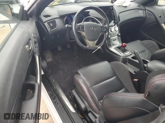 ✅ 2015 Hyundai Genesis Coupe R-Spec • VIN: KMHHU6KJ2FU127071 • Lot: 62778025. Wystawiony na Copart z przebiegiem 24 771 mil. Bezpłatny archiwum sprzedaży aukcyjnych z USA i szczegółowy raport historii pojazdu na DreamBid. Zdjęcie 8.