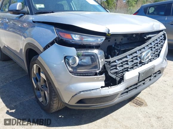 ✅ 2024 Hyundai Venue Limited • VIN: KMHRC8A33RU326558 • Lot: 42154625. Listed on IAAI with 7,151 mi. Free auction sales archive from the USA and detailed vehicle history report at DreamBid. Image 18.