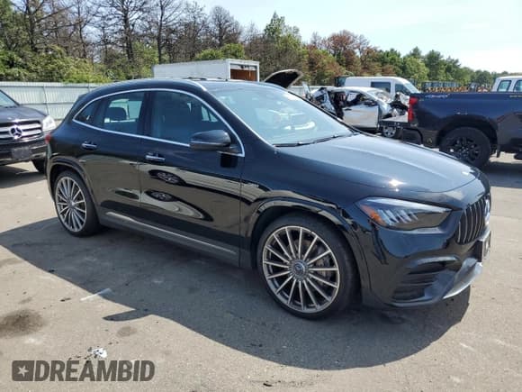 ✅ 2024 Mercedes-Benz GLA 35 AMG • VIN: W1N4N5BB2RJ568572 • Лот: 68701124. Опубликован ранее на Copart с пробегом Не указан. Бесплатный доступ к архиву аукционных продаж из США и подробный отчёт об истории автомобиля на DreamBid. Изображение 4.