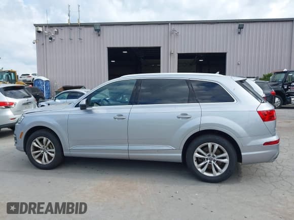 ✅ 2018 Audi Q7 Premium Plus • VIN: WA1LAAF77JD039368 • Lot: 42820703. Listed on IAAI with 265,629 mi. Free auction sales archive from the USA and detailed vehicle history report at DreamBid. Image 14.