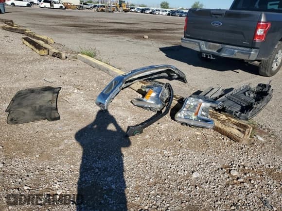 ✅ 2018 Ford F-150 XL • VIN: 1FTEW1CP9JKD71571 • Lot: 86513875. Listed on Copart with 132,985 mi. Free auction sales archive from the USA and detailed vehicle history report at DreamBid. Image 12.