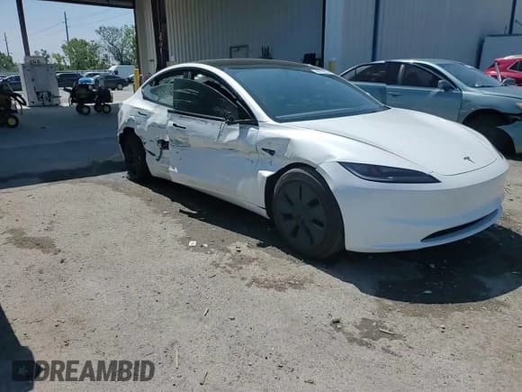 ✅ 2024 Tesla Model 3 • VIN: 5YJ3E1EA8RF862502 • Lot: 58070265. Wystawiony na Copart z przebiegiem 9 554 mil. Bezpłatny archiwum sprzedaży aukcyjnych z USA i szczegółowy raport historii pojazdu na DreamBid. Zdjęcie 13.