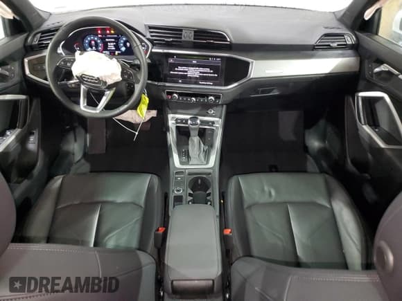 ✅ 2025 Audi Q3 S line Premium • VIN: WA1DECF31S1021422 • Lot: 90778455. Wystawiony na Copart z przebiegiem 24 770 mil. Bezpłatny archiwum sprzedaży aukcyjnych z USA i szczegółowy raport historii pojazdu na DreamBid. Zdjęcie 8.