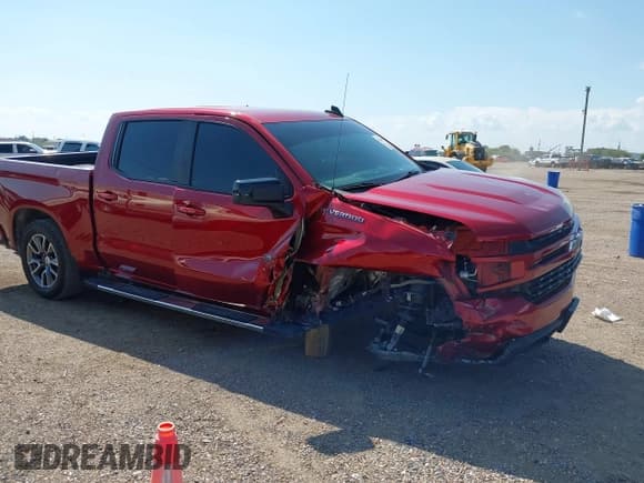 ✅ 2021 Chevrolet Silverado 1500 RST • VIN: 3GCPWDED8MG285709 • Lot: 43180967. Wystawiony na IAAI z przebiegiem 29 064 mil. Bezpłatny archiwum sprzedaży aukcyjnych z USA i szczegółowy raport historii pojazdu na DreamBid. Zdjęcie 1.