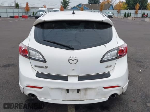 ✅ 2010 Mazda 3 S Grand Touring • VIN: JM1BL1H63A1164532 • Lot: 43496428. Listed on IAAI with 110,418 mi. Free auction sales archive from the USA and detailed vehicle history report at DreamBid. Image 17.
