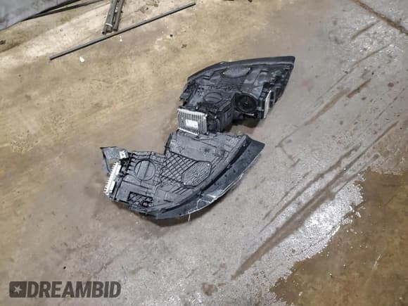 ✅ 2015 Audi A8 3.0L TDI • VIN: WAU3MAFD3FN002044 • Lot: 52869495. Listed on Copart with 129,094 mi. Free auction sales archive from the USA and detailed vehicle history report at DreamBid. Image 12.