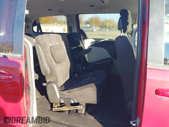 ✅ 2014 Dodge Grand Caravan SXT • VIN: 2C4RDGCGXER140972 • Lot: 43640245. Listed on IAAI with 83,343 mi. Free auction sales archive from the USA and detailed vehicle history report at DreamBid. Image 8.