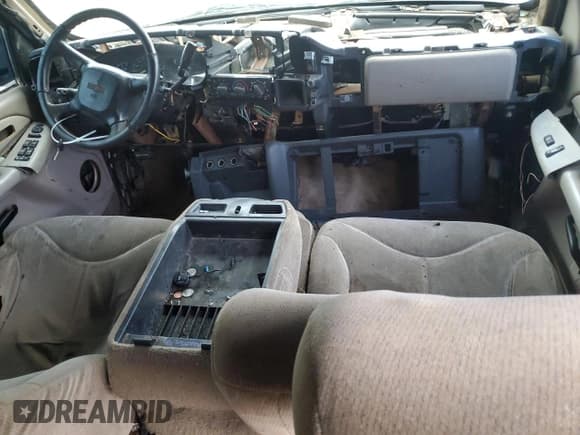 ✅ 2001 GMC Yukon SLE • VIN: 1GKEC13V71J211321 • Lot: 62565225. Wystawiony na Copart z przebiegiem Nie podano. Bezpłatny archiwum sprzedaży aukcyjnych z USA i szczegółowy raport historii pojazdu na DreamBid. Zdjęcie 8.