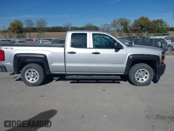 2015 Chevrolet Silverado 1500 Work Truck z VIN 1GCVKPEH5FZ264715, wystawiony jako IAAI lot #43439306 z przebiegiem 88 421 mil mil oraz . Historia ofert i sprzedaży dostępna na DreamBid. Obrazek 13.