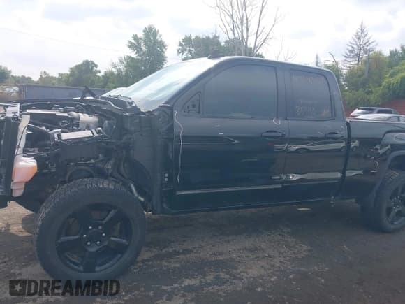 ✅ 2018 GMC Sierra 1500 • VIN: 1GTV2LEC0JZ359155 • Лот: 43235382. Опубликован ранее на IAAI с пробегом 94 481 миль. Бесплатный доступ к архиву аукционных продаж из США и подробный отчёт об истории автомобиля на DreamBid. Изображение 14.