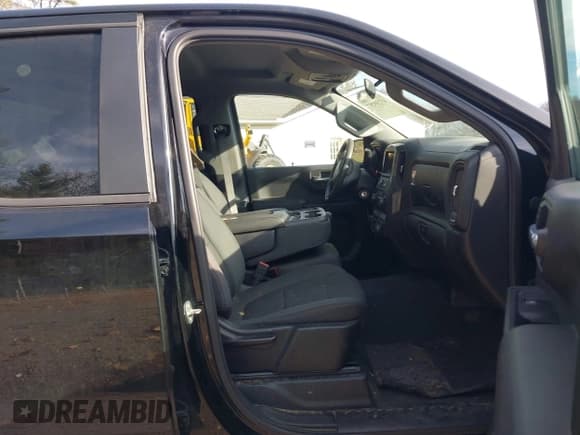 ✅ 2019 Chevrolet Silverado 1500 Custom Trail Boss • VIN: 1GCRYCEF6KZ232289 • Lot: 43759287. Wystawiony na IAAI z przebiegiem 153 492 mil. Bezpłatny archiwum sprzedaży aukcyjnych z USA i szczegółowy raport historii pojazdu na DreamBid. Zdjęcie 5.