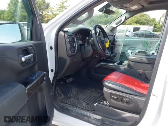 ✅ 2019 Chevrolet Silverado 1500 RST • VIN: 3GCUYEED2KG145848 • Лот: 43213065. Опубликован ранее на IAAI с пробегом 140 923 миль. Бесплатный доступ к архиву аукционных продаж из США и подробный отчёт об истории автомобиля на DreamBid. Изображение 5.