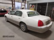 ✅ 2007 Lincoln Town Car Signature Limited • VIN: 1LNHM82V57Y612944 • Lot: 41461980. Listed on IAAI with 184,653 mi. Free auction sales archive from the USA and detailed vehicle history report at DreamBid. Image 3.