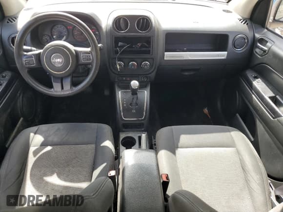 ✅ 2016 Jeep Compass Sport • VIN: 1C4NJDBB2GD741889 • Lot: 70018775. Wystawiony na Copart z przebiegiem 105 765 mil. Bezpłatny archiwum sprzedaży aukcyjnych z USA i szczegółowy raport historii pojazdu na DreamBid. Zdjęcie 8.