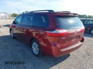 ✅ 2017 Toyota Sienna XLE Auto Access Seat • VIN: 5TDYZ3DC3HS863253 • Лот: 43040685. Опубликован ранее на IAAI с пробегом 132 734 миль. Бесплатный доступ к архиву аукционных продаж из США и подробный отчёт об истории автомобиля на DreamBid. Изображение 3.