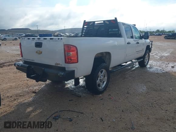 ✅ 2013 Chevrolet Silverado 2500HD LT • VIN: 1GC1KXCG0DF233203 • Lot: 43221641. Listed on IAAI with 366,468 mi. Free auction sales archive from the USA and detailed vehicle history report at DreamBid. Image 4.