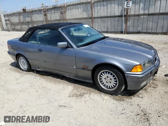 ✅ 1994 BMW 3 Series 318i • VIN: WBABK6329RED16256 • Лот: 67191674. Опубликован ранее на Copart с пробегом 113 073 миль. Бесплатный доступ к архиву аукционных продаж из США и подробный отчёт об истории автомобиля на DreamBid. Изображение 4.