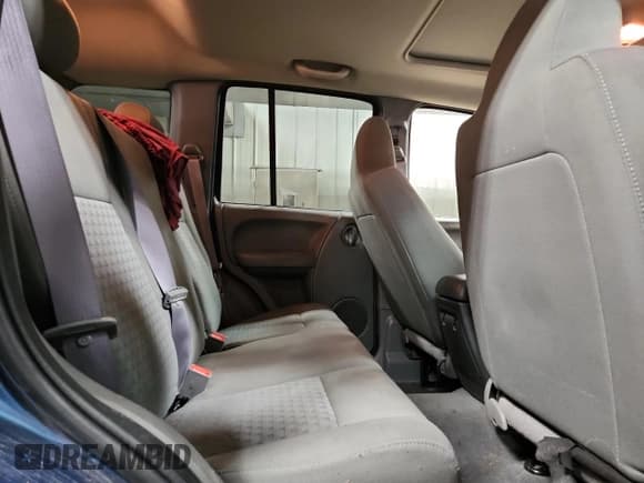 ✅ 2005 Jeep Liberty Sport • VIN: 1J4GL48K35W715937 • Lot: 90405775. Listed on Copart with 116,394 mi. Free auction sales archive from the USA and detailed vehicle history report at DreamBid. Image 11.