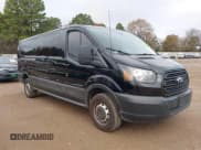 ✅ 2019 Ford Transit • VIN: 1FTYR2YM3KKA96824 • Lot: 41088013. Wystawiony na IAAI z przebiegiem 137 331 mil. Bezpłatny archiwum sprzedaży aukcyjnych z USA i szczegółowy raport historii pojazdu na DreamBid. Zdjęcie 1.