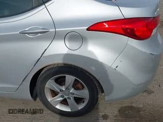 ✅ 2013 Hyundai Elantra GLS • VIN: KMHDH4AE1DU530595 • Лот: 43653046. Опубликован ранее на IAAI с пробегом 133 076 миль. Бесплатный доступ к архиву аукционных продаж из США и подробный отчёт об истории автомобиля на DreamBid. Изображение 6.