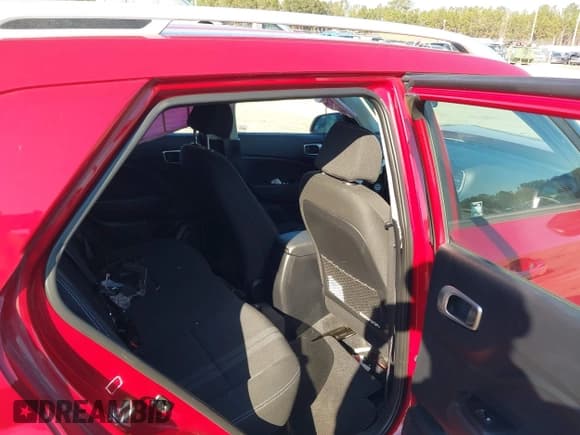 ✅ 2021 Hyundai Venue SEL • VIN: KMHRC8A3XMU072503 • Lot: 41486754. Listed on IAAI with 32,367 mi. Free auction sales archive from the USA and detailed vehicle history report at DreamBid. Image 8.