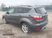 ✅ 2017 Ford Escape SE • VIN: 1FMCU9GD8HUC21134 • Lot: 42072503. Wystawiony na IAAI z przebiegiem 100 113 mil. Bezpłatny archiwum sprzedaży aukcyjnych z USA i szczegółowy raport historii pojazdu na DreamBid. Zdjęcie 3.