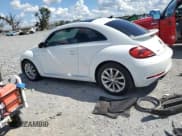 ✅ 2018 Volkswagen Beetle SE • VIN: 3VWJD7AT2JM702570 • Lot: 83952185. Wystawiony na Copart z przebiegiem 49 659 mil. Bezpłatny archiwum sprzedaży aukcyjnych z USA i szczegółowy raport historii pojazdu na DreamBid. Zdjęcie 2.